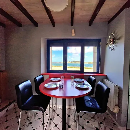 Breton With Fantastic Sea View 別荘 *
