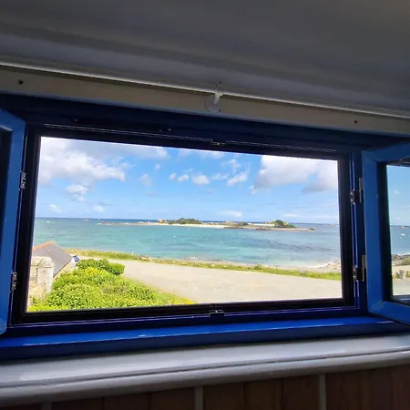 Breton With Fantastic Sea View * Penvénan